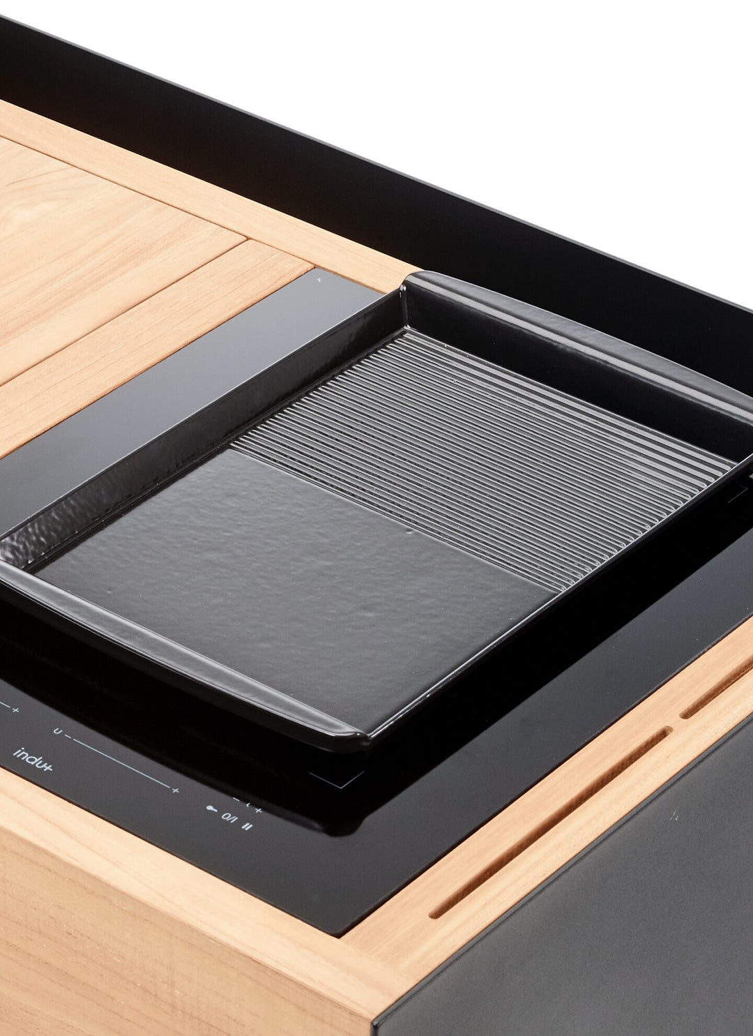 Multiflex Induction Dekton surface-mounted